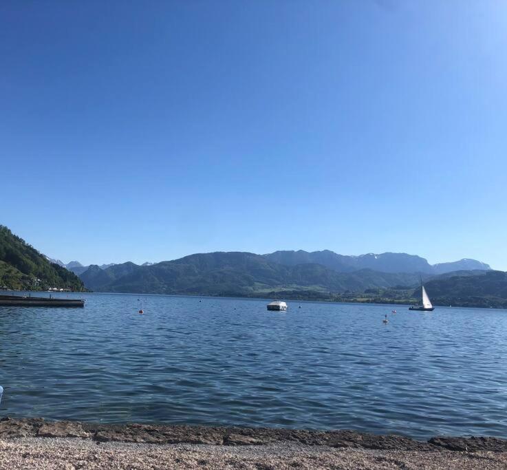 Wohnung See- Und Bergnaehe Gmunden Exterior photo